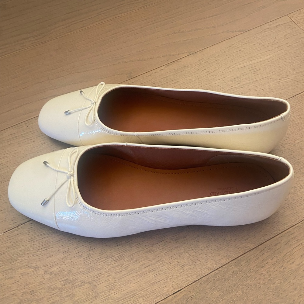 Vagabond ballet flats, NWOT, Size 11, never worn.